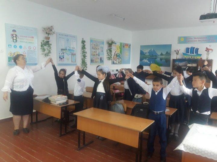 Классные часы  " САНАЛЫ ҰРПАҚ- ЖАРҚЫН БОЛАШАҚ